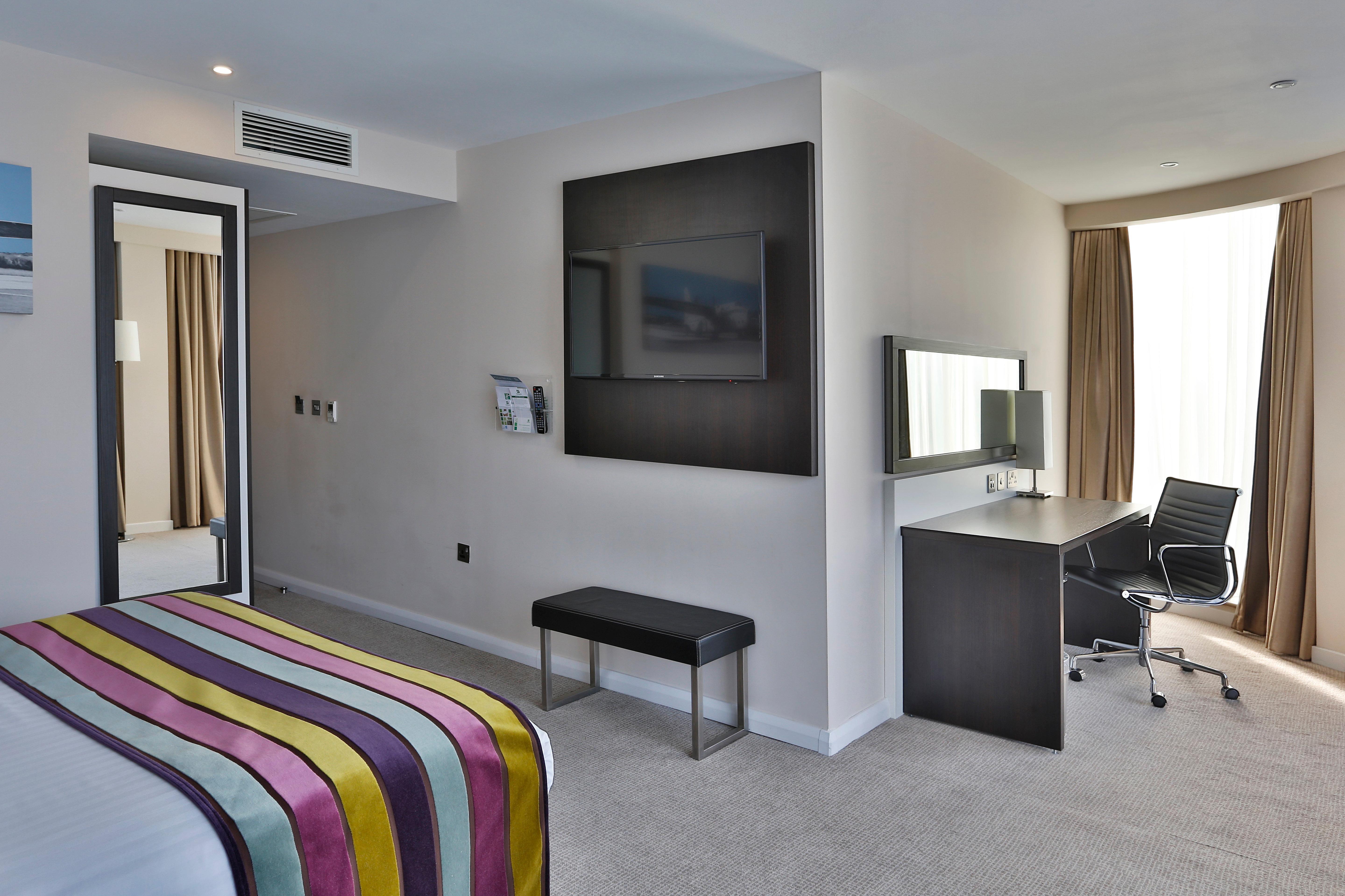 Holiday Inn Southend By Ihg Buitenkant foto