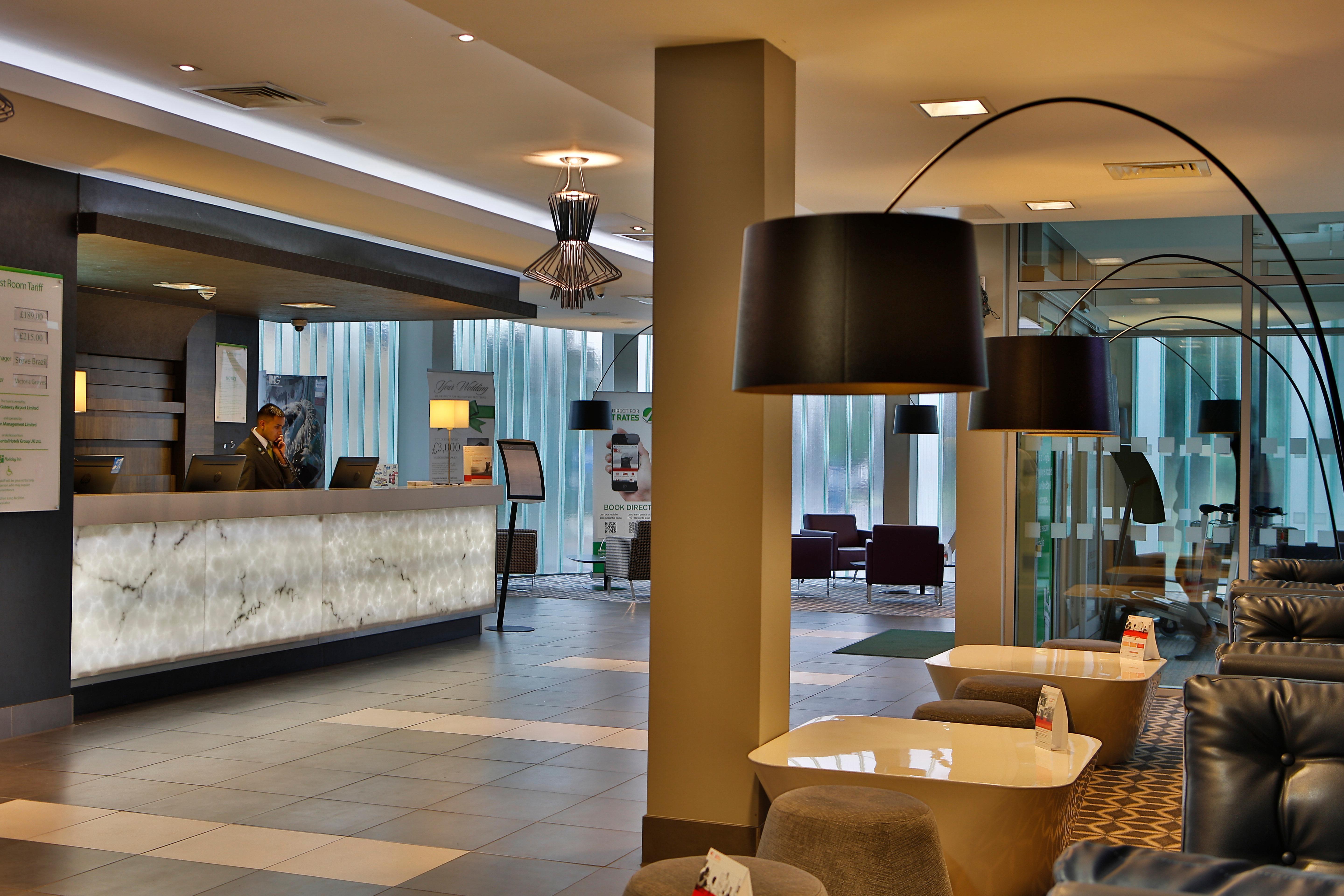 Holiday Inn Southend By Ihg Buitenkant foto