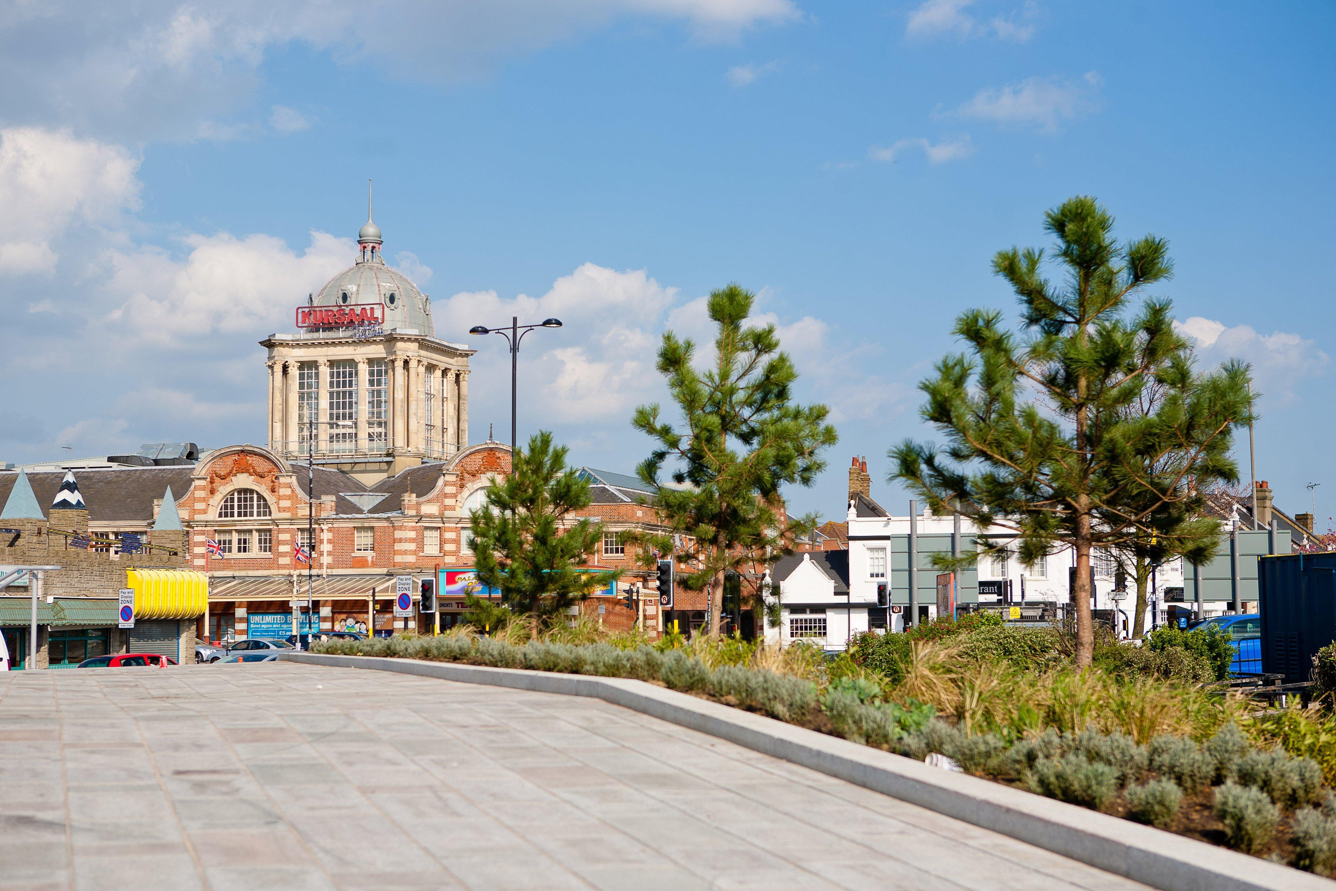 Holiday Inn Southend By Ihg Buitenkant foto