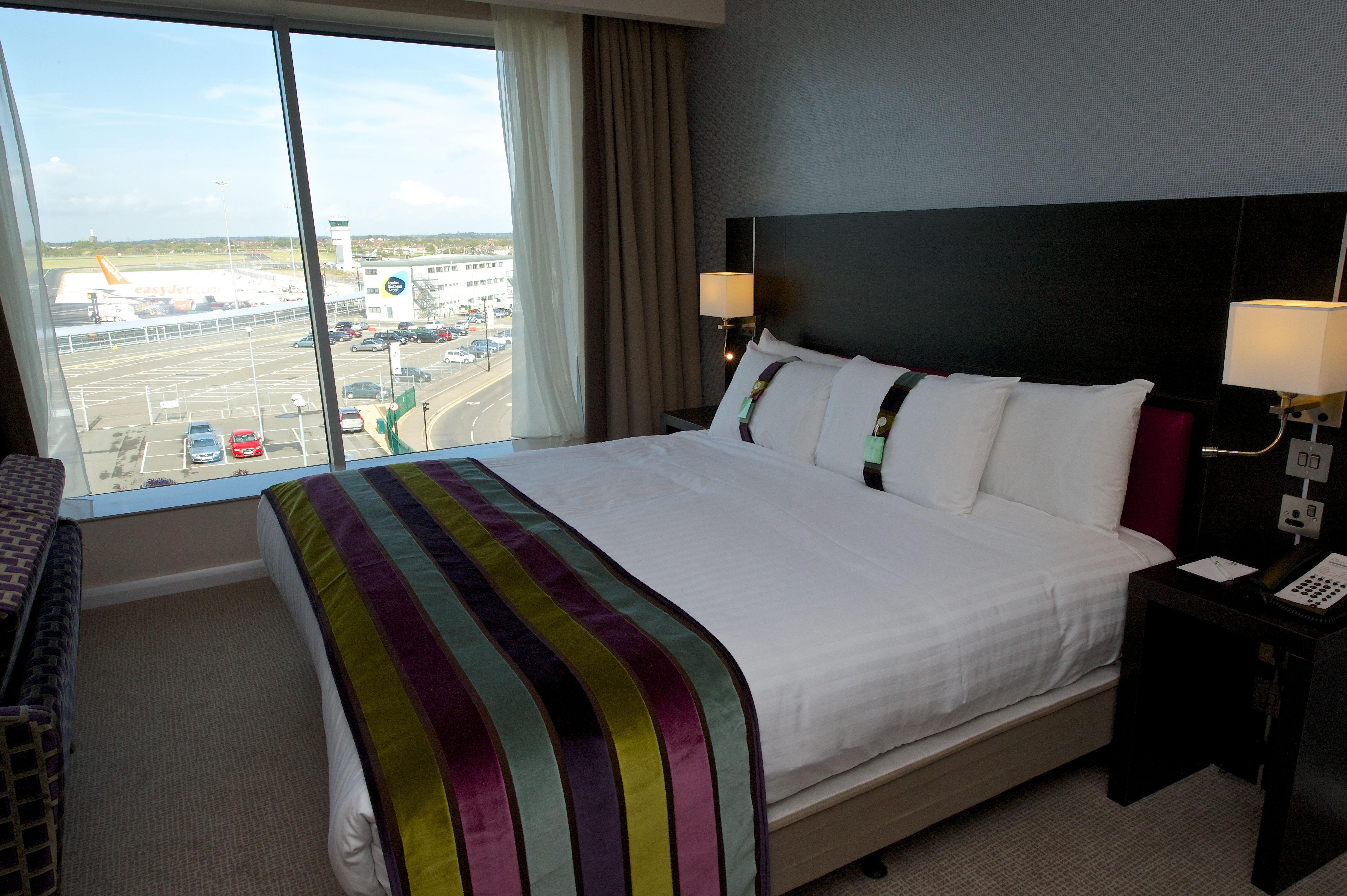 Holiday Inn Southend By Ihg Buitenkant foto