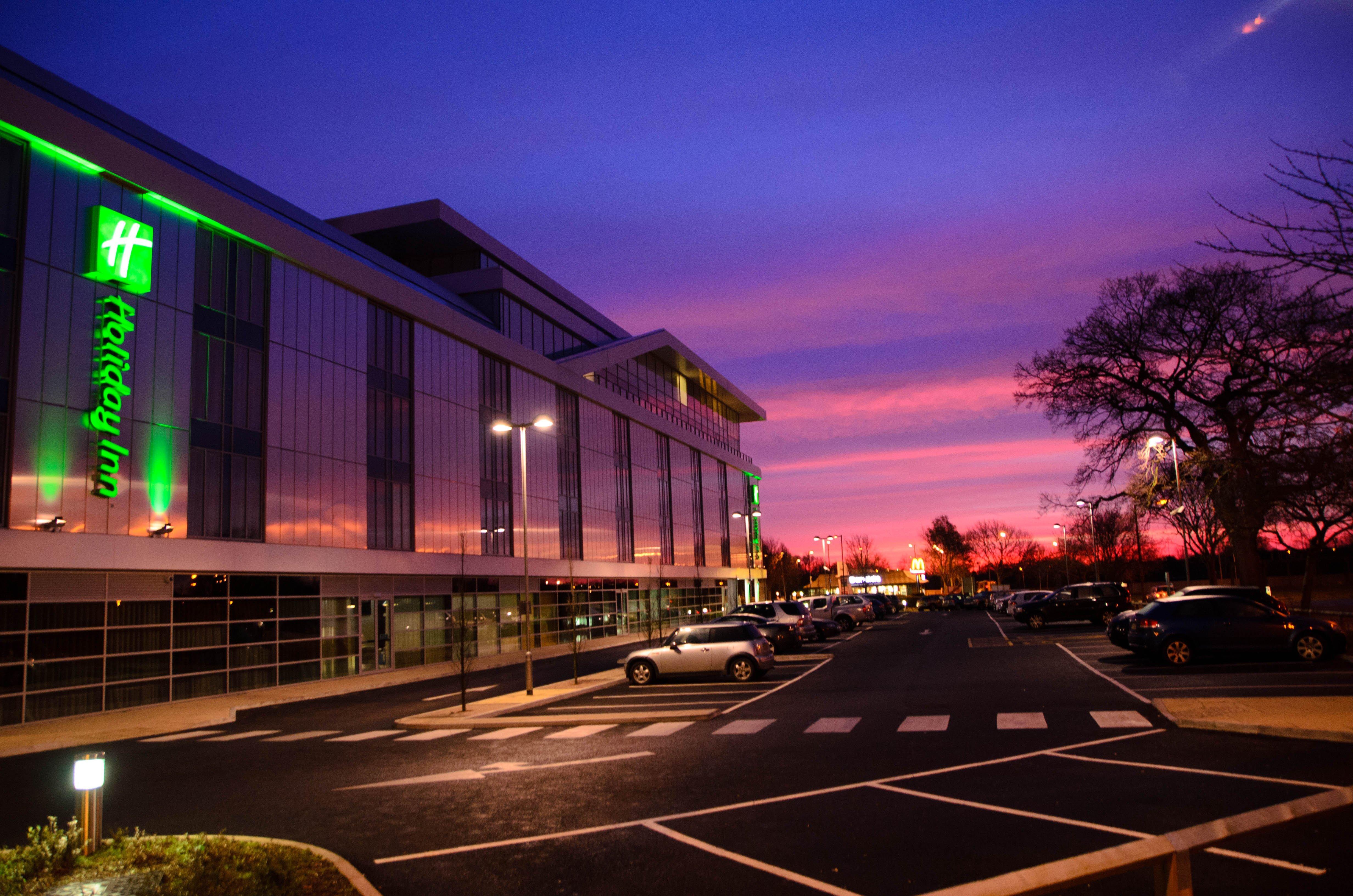 Holiday Inn Southend By Ihg Buitenkant foto