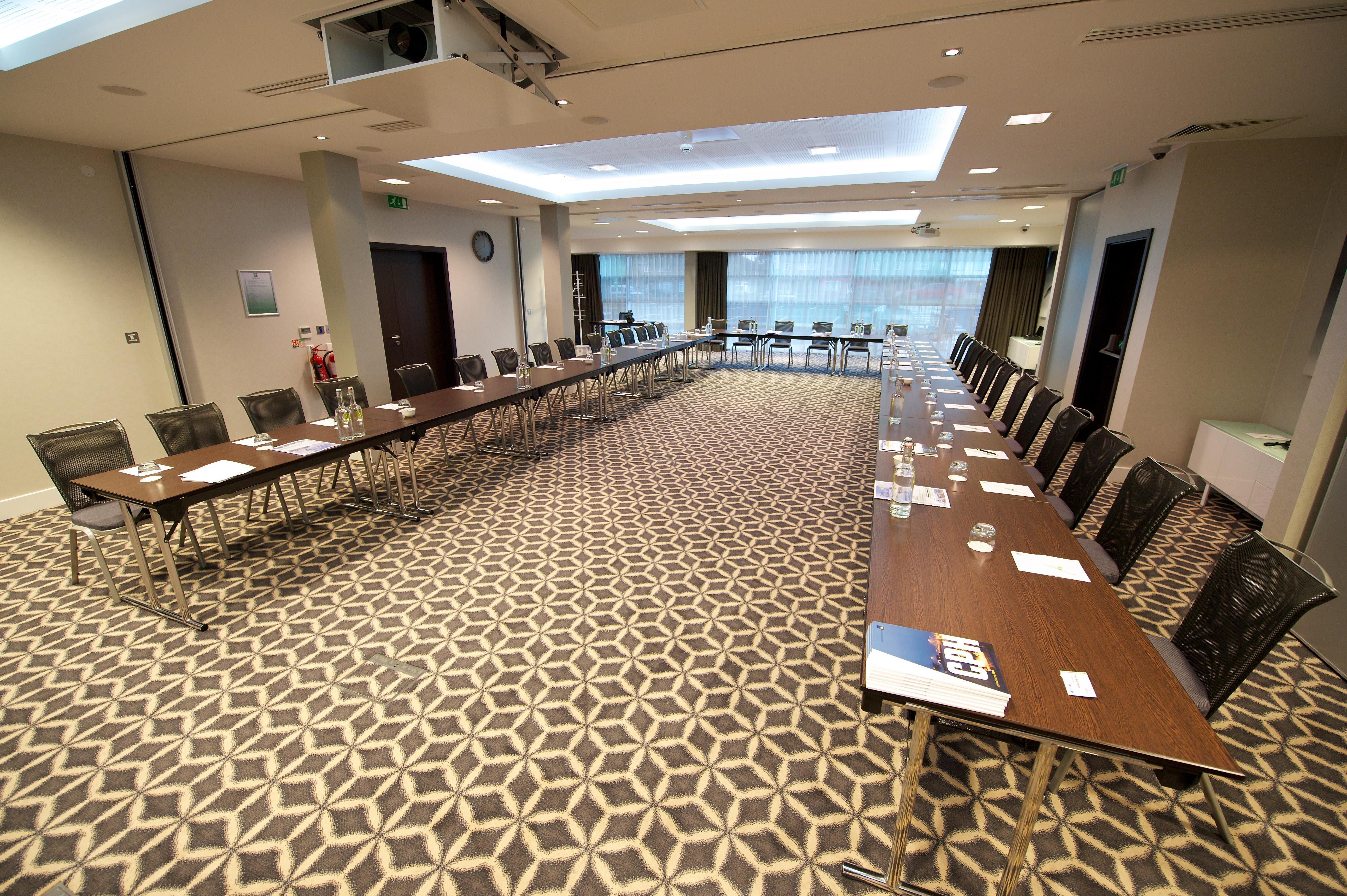 Holiday Inn Southend By Ihg Buitenkant foto