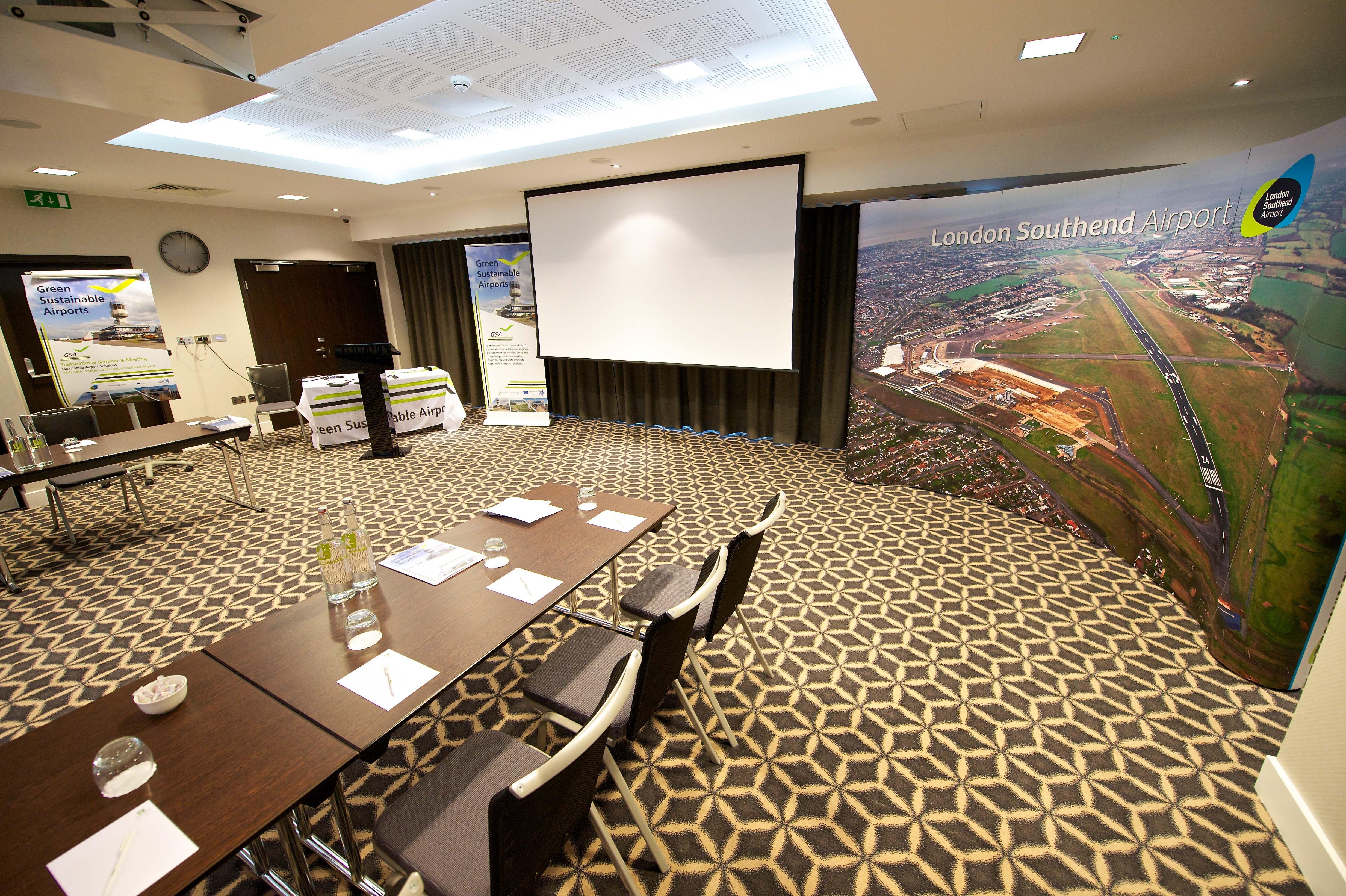 Holiday Inn Southend By Ihg Buitenkant foto